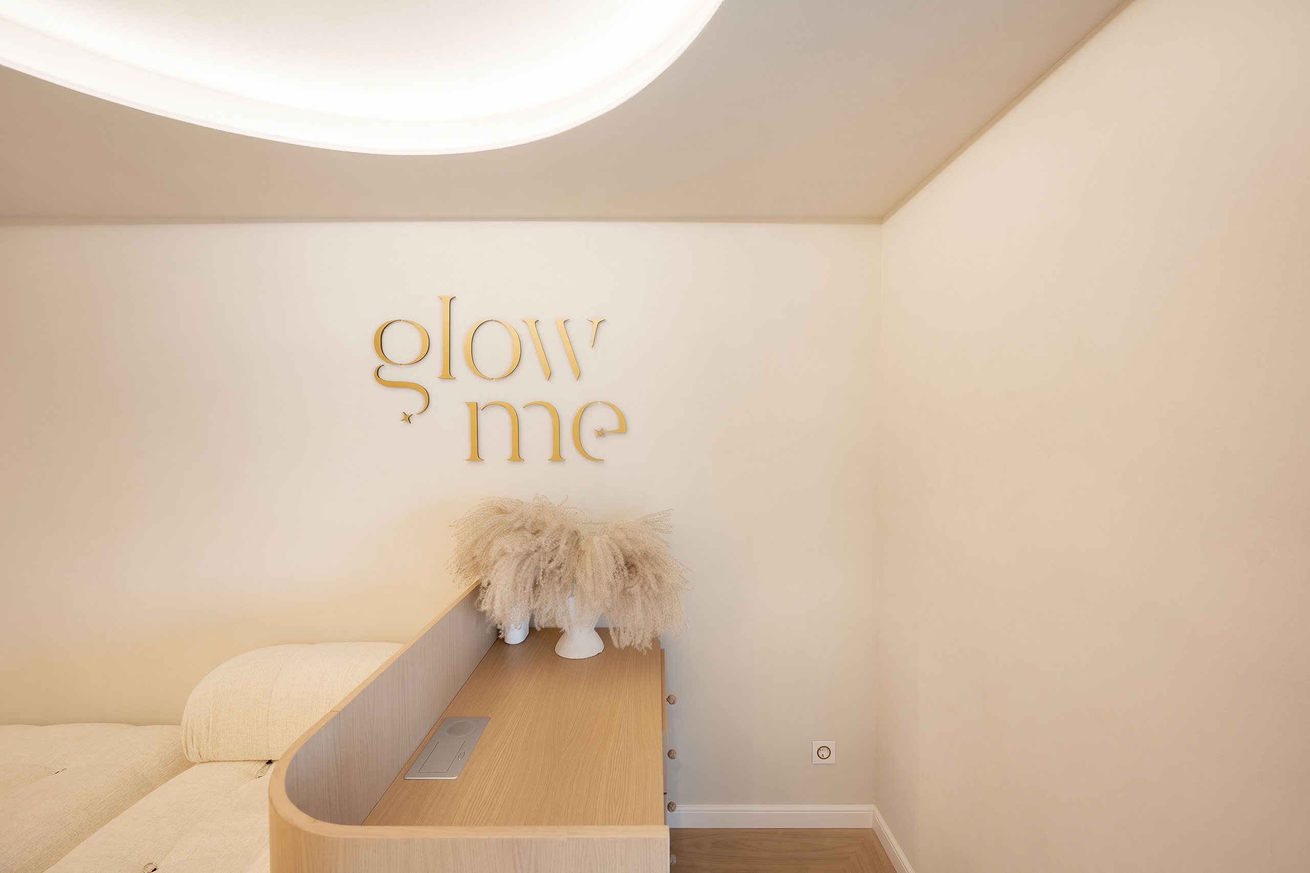 Beauty salon Glow Me in Lithuania